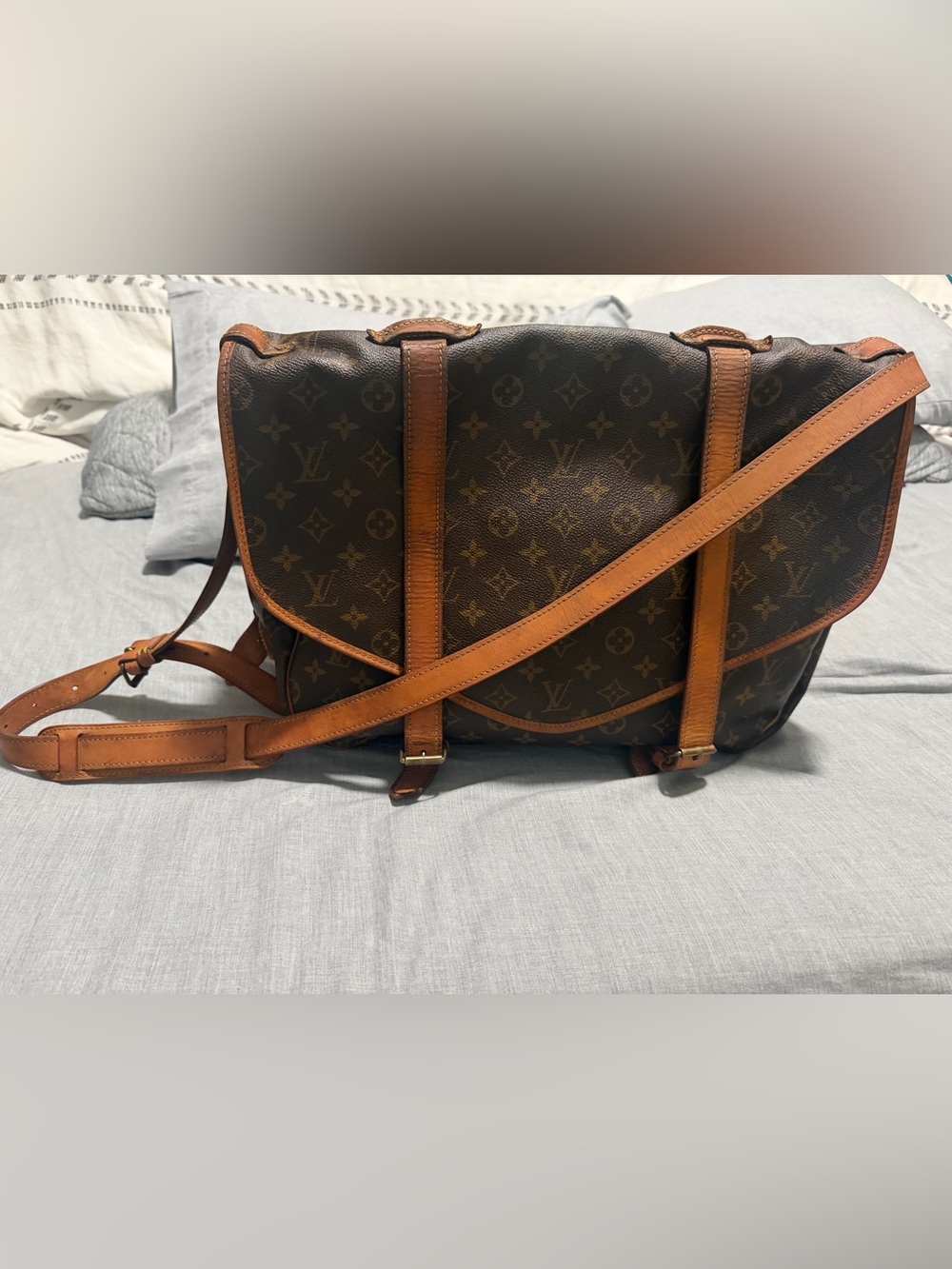 Louis Vuitton Monogram  Saumur 43 Crossbody/ Shoulder Messenger Bag